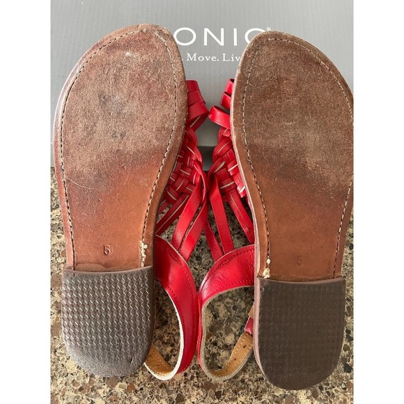 RED LEATHER SANDALS VINTAGE | SIZE: 6-7 - Picture 4 of 4